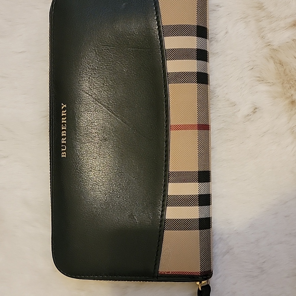 Burberry Black Leather and Beige Plaid Zipper Wallet - Picture 7 of 8